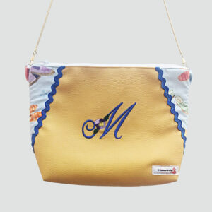 bolso-amarillo-con-inicial-bordada